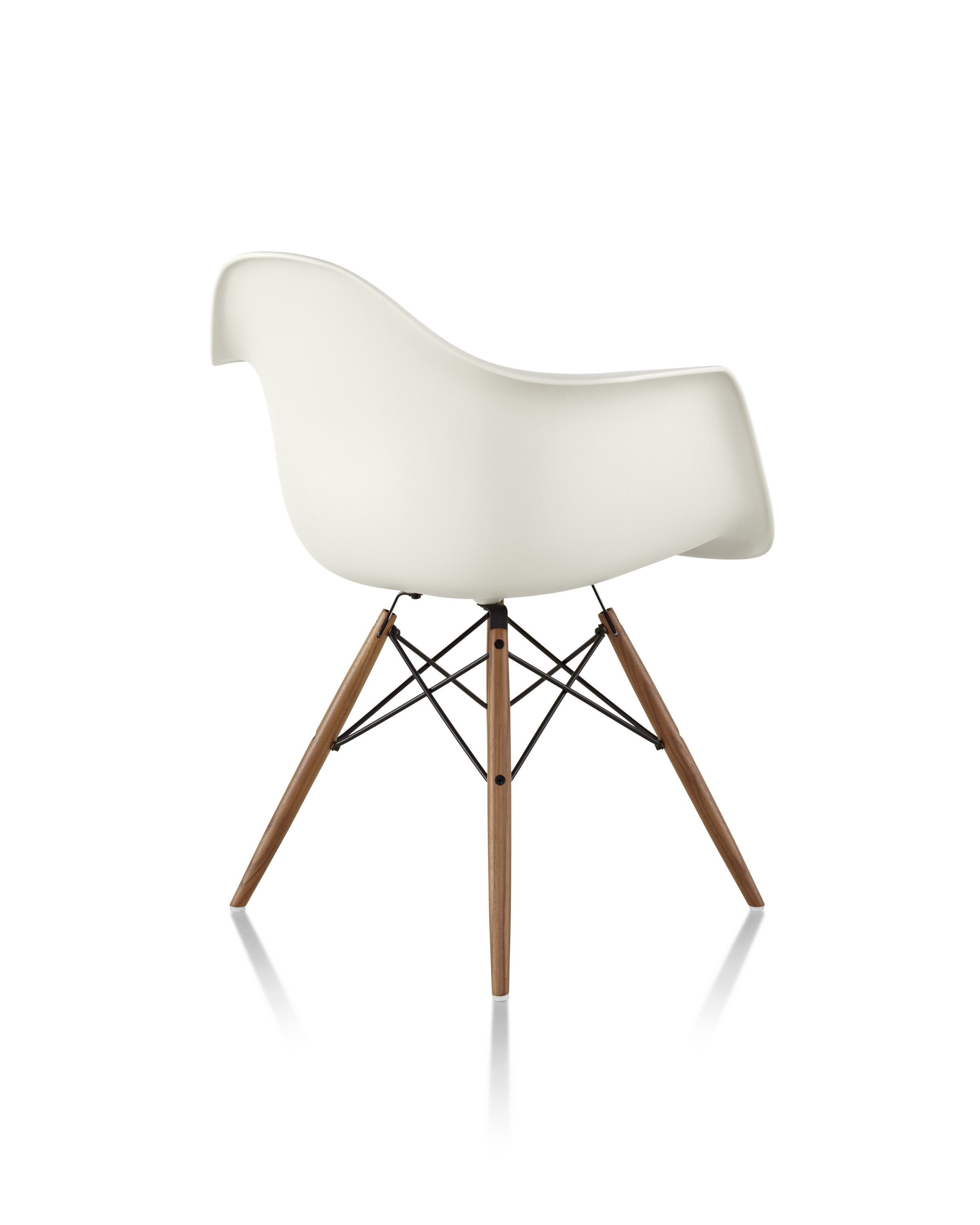 华体会体育官方在线官网 - 坐具|休闲椅|办公家具|华体会体育官方在线官网家具|伊姆斯®塑料扶手椅